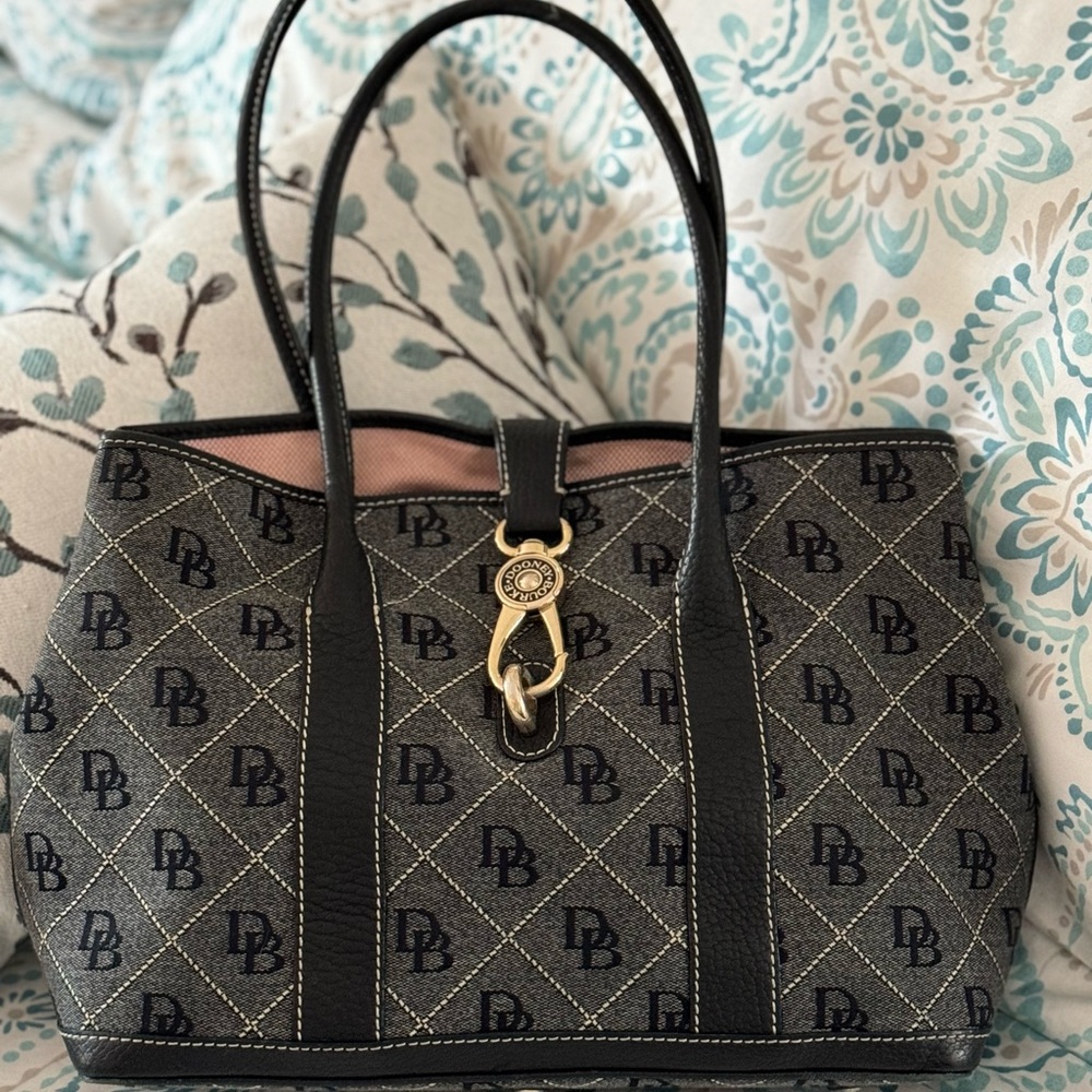 Dooney & Bourke - Bk & Gy tote with/pink cotton liner.  Beautiful condition!